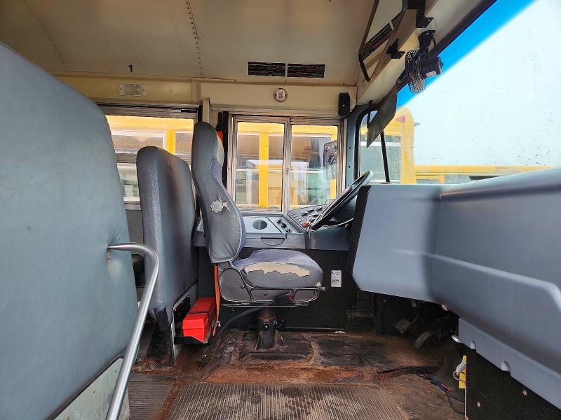 2013 Ic corporation Ce series school VIN 4DRBUSKP1DB321098 COPART salvage auction — NORMAL WEAR, On - Permit No Brand - Fit, sold $2,000 on 2026-07-30 (photo 5)