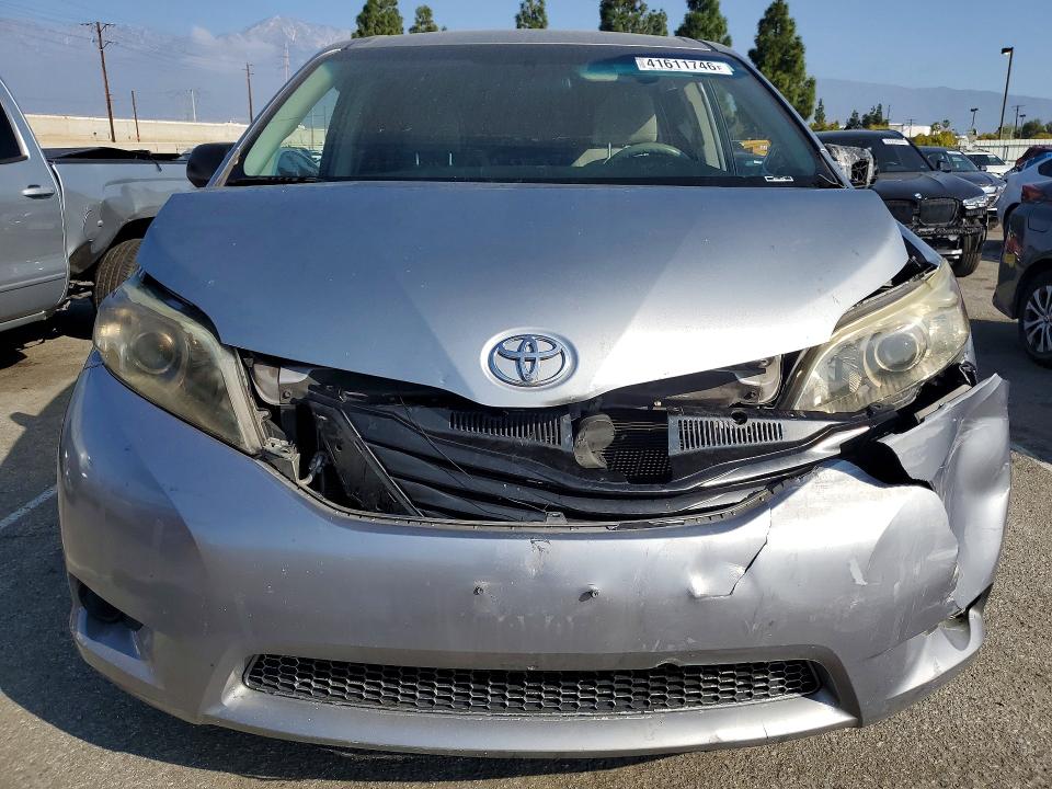2011 Toyota Sienna VIN 5TDKA3DC9BS008044 COPART salvage auction — FRONT END, CA - SALVAGE CERTIFICATE, sold $1,650 on 2026-07-30 (photo 5)