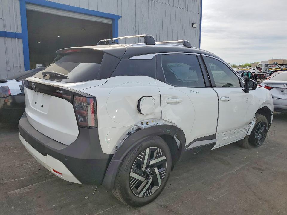2026 Nissan Kicks VIN 3N8AP6CE6TL374781 COPART salvage auction — SIDE, NV, sold $8,300 on 2026-07-22 (photo 3)