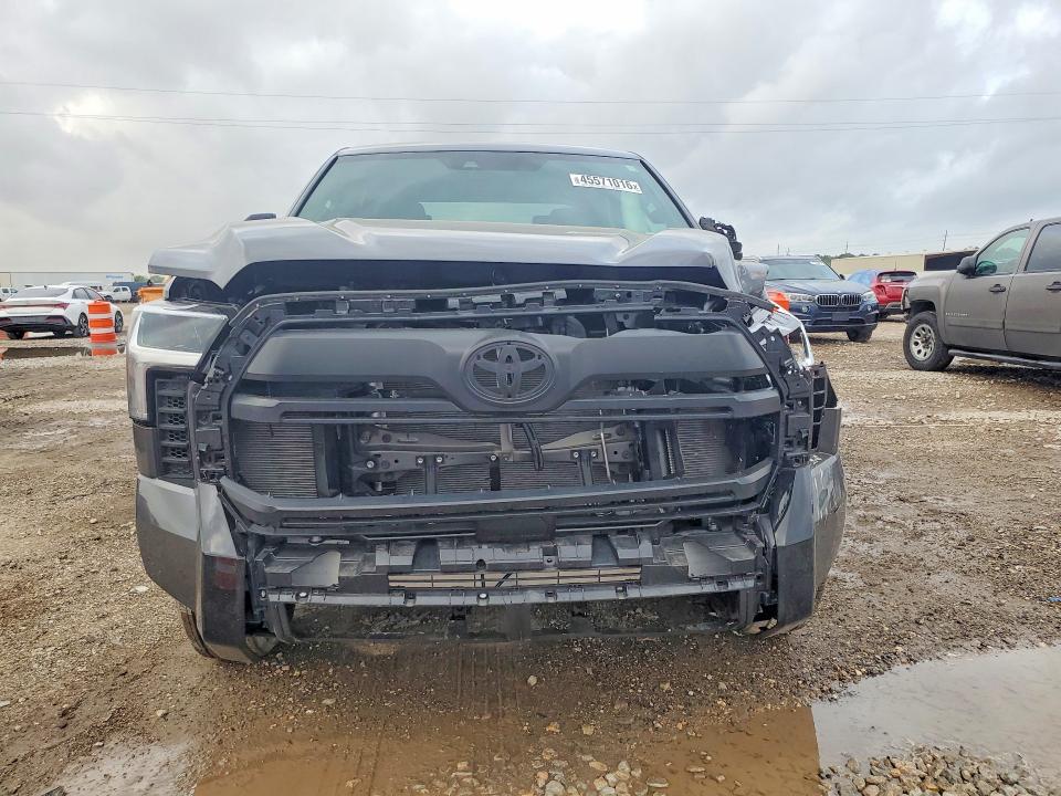 2026 Toyota Tundra VIN 5TFKB5AB4TX052680 COPART salvage auction — Rear End, TX - SALVAGE VEHICLE TITLE (P), sold $12,000 on 2026-04-23 (photo 5)