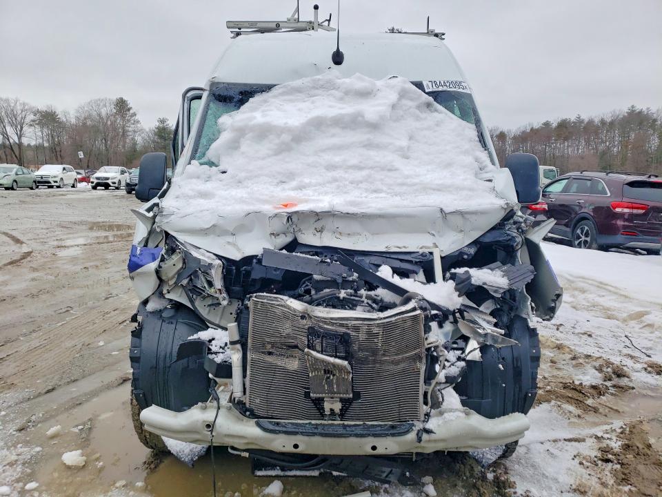 2023 Mercedes-benz Sprinter VIN W1Y40BHY6PT157706 COPART salvage auction — FRONT END, MA - CERT OF TITLE-SALVAGE, sold $1,650 on 2026-07-29 (photo 5)