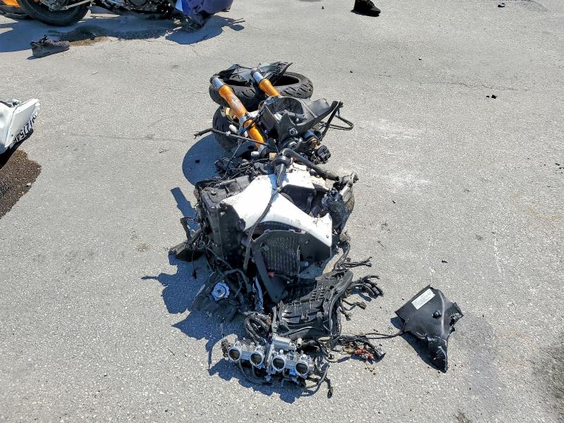 2022 Yamaha Yzfr1 VIN JYARN66E6NA002508 COPART salvage auction — ROLLOVER, Fl - Certificate Of Destruction, sold $625 on 2026-07-02 (photo 6)