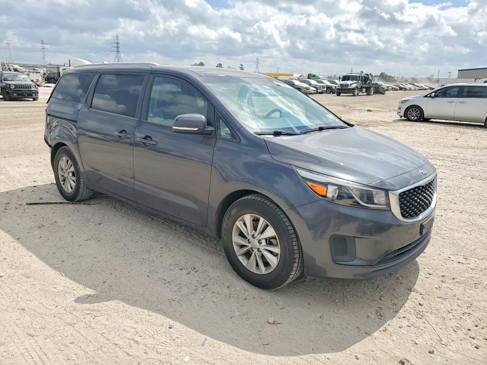 2016 Kia SEDONA VIN KNDMB5C11G6155886 COPART salvage auction — REAR END, Tx - Salvage Vehicle Title, sold $2,000 on 2026-07-07 (photo 4)