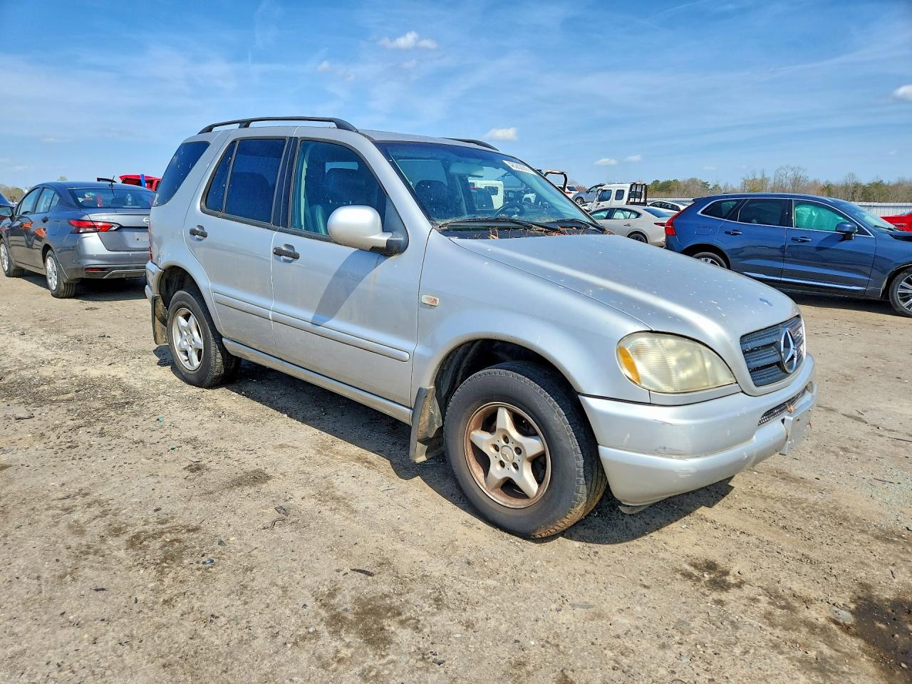 2000 Mercedes-Benz ML-Class VIN 4JGAB54E6YA221301 COPART salvage auction — Minor Dent/Scratches, VA - CERTIFICATE OF TITLE, sold $500 on 2026-07-01 (photo 4)