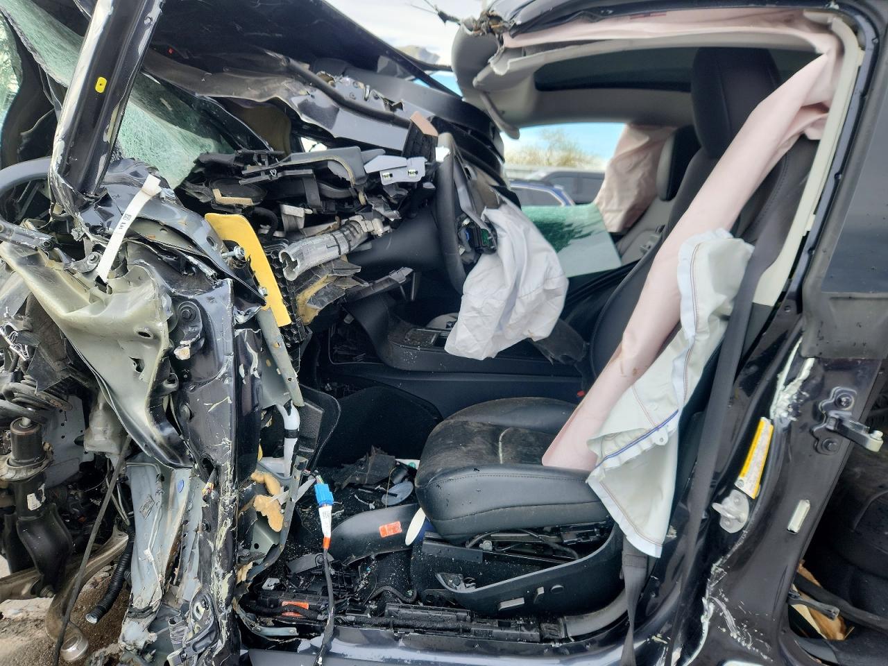 2024 Tesla Model y VIN 7SAYGDEEXRF117354 COPART salvage auction — Front End, CO - PUBLIC - SALVAGE TITLE, sold $1,000 on 2026-05-05 (photo 7)