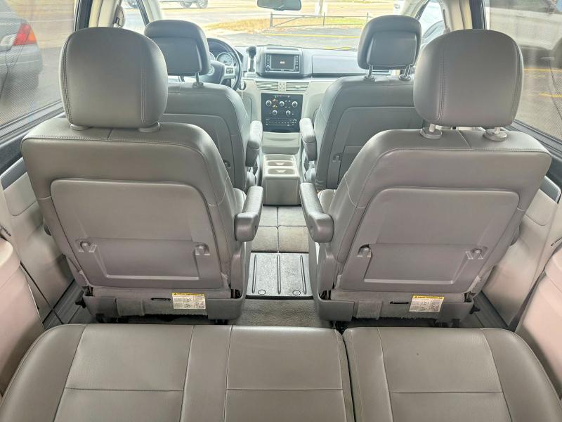 2012 Volkswagen Routan VIN 2C4RVABG5CR354258 COPART salvage auction — NORMAL WEAR, Tx - Certificate Of Title (P), sold $7,800 on 2026-07-02 (photo 9)