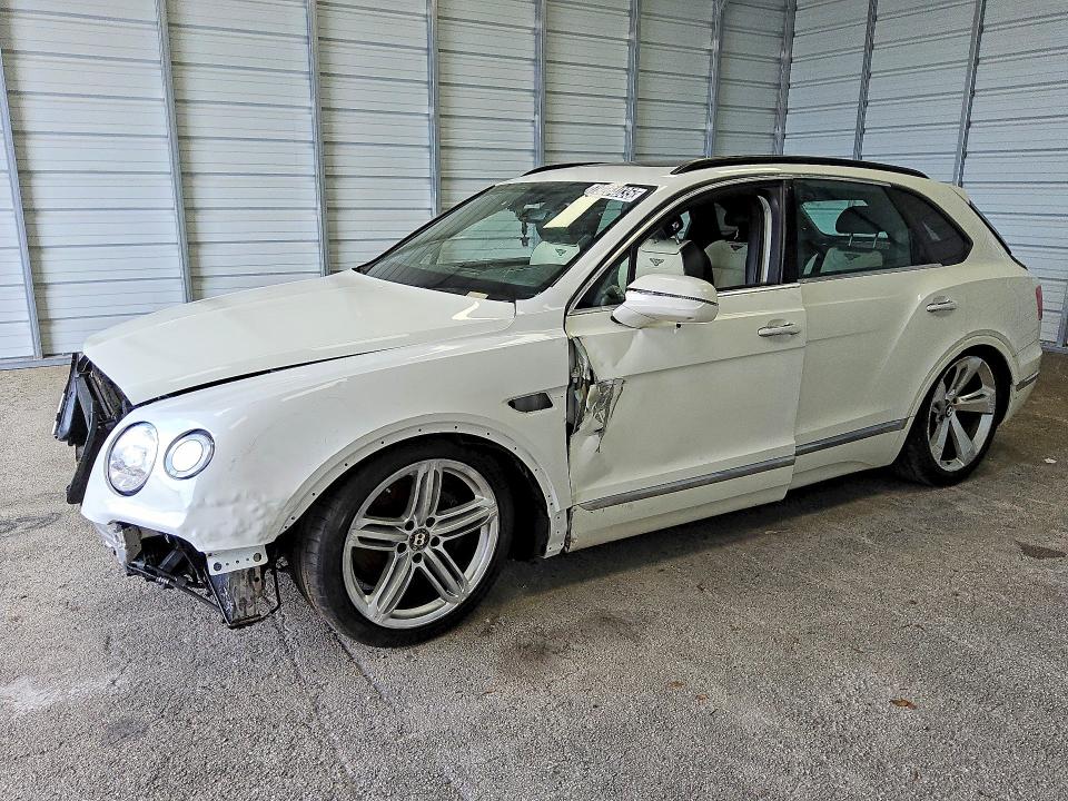 2017 Bentley Bentayga VIN SJAAC2ZV8HC015170 — COPART salvage auction photo