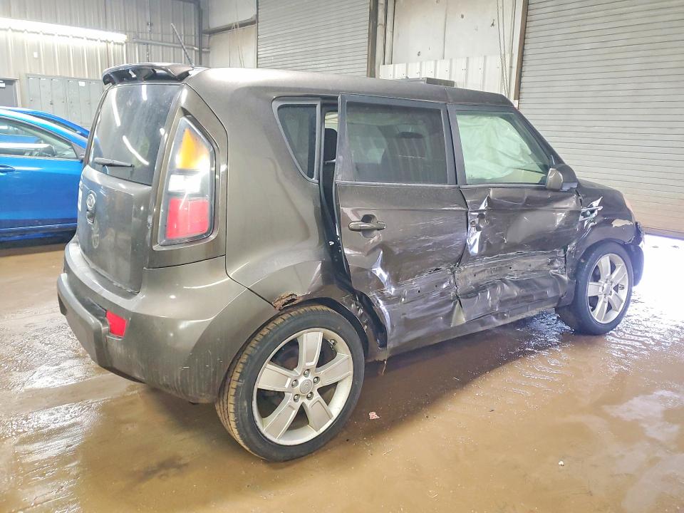 2011 Kia Soul VIN KNDJT2A20B7255006 COPART salvage auction — SIDE, Il - Junking Cert Of A Vehicle, sold $425 on 2026-07-16 (photo 3)