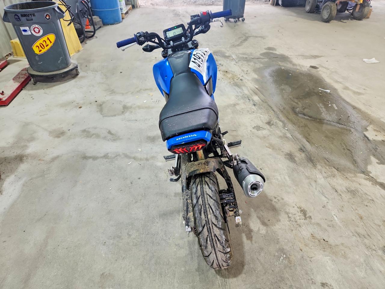 2025 Honda GROM VIN MLHJC9210S5304289 COPART salvage auction — Vandalized, MO - DUPLICATE TITLE, sold $2,500 on 2026-06-25 (photo 4)