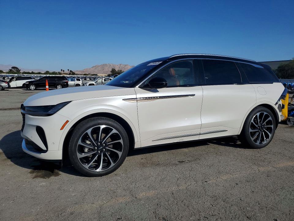 2024 Lincoln Nautilus VIN 5LMPJ9JA0RJ815189 — COPART salvage auction photo