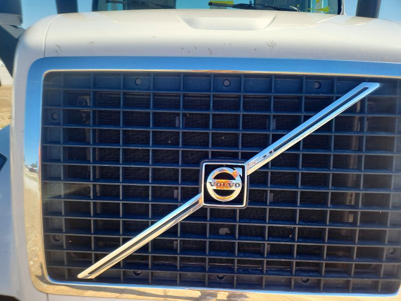 2017 Volvo VIN 4V4N39TGXHN988112 COPART salvage auction — MECHANICAL, In - Certificate Of Title, sold $5,000 on 2026-07-29 (photo 7)