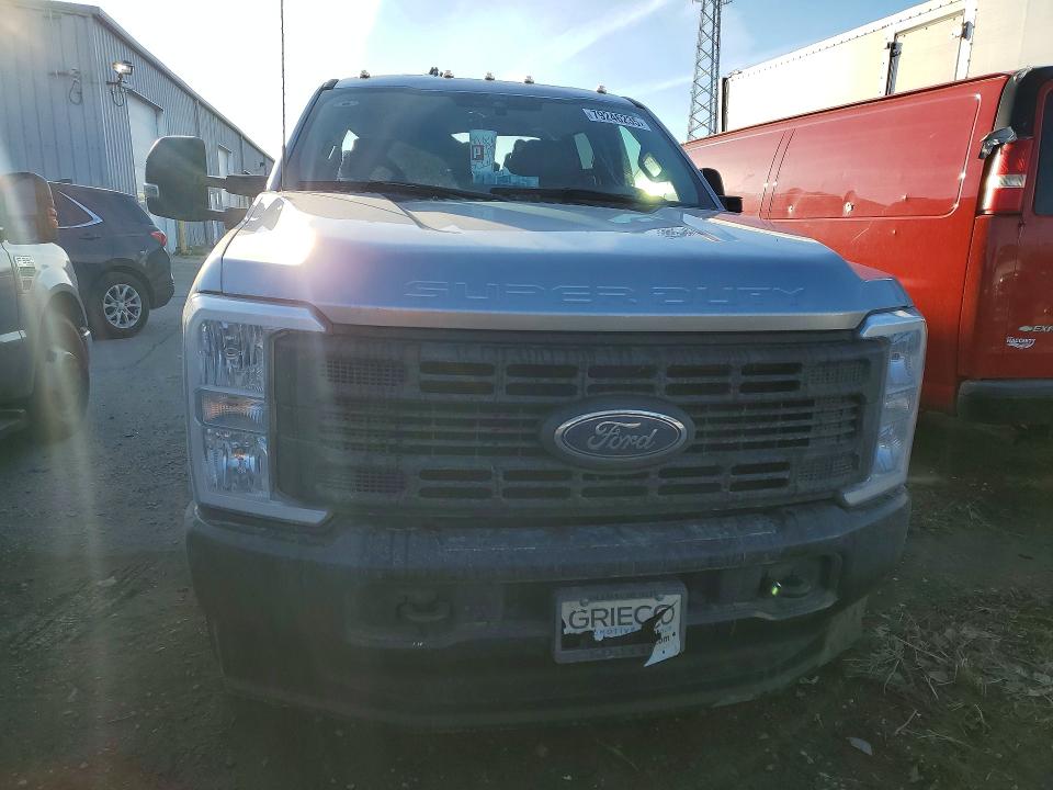 2024 Ford F-350 super duty VIN 1FT8W3DT5REE84738 COPART salvage auction — SIDE, IN - CERT OF TITLE-SALVAGE TITLE, sold $11,400 on 2026-07-15 (photo 5)
