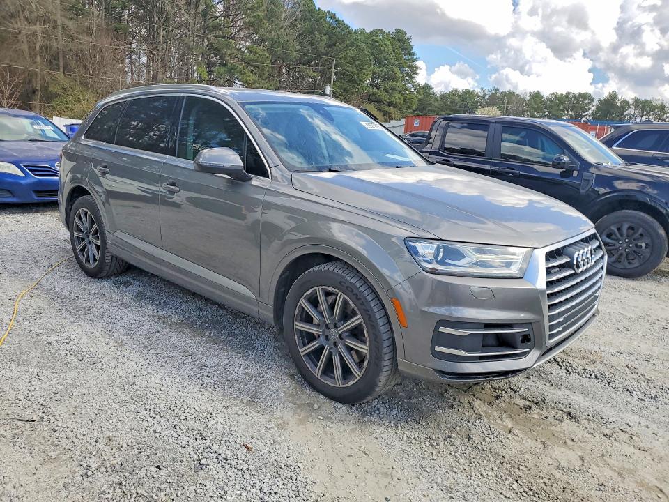 2017 Audi Q7 VIN WA1LAAF77HD019700 COPART salvage auction — MINOR DENT/SCRATCHES, Ga - Certificate Of Title, sold $5,000 on 2026-07-27 (photo 4)