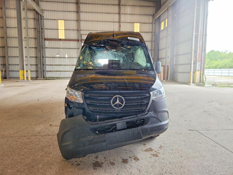 2025 Mercedes-benz Sprinter VIN W1Z4NFHY0SP791860 COPART salvage auction — ROLLOVER, Salvage Title, sold $175 on 2026-07-29 (photo 5)