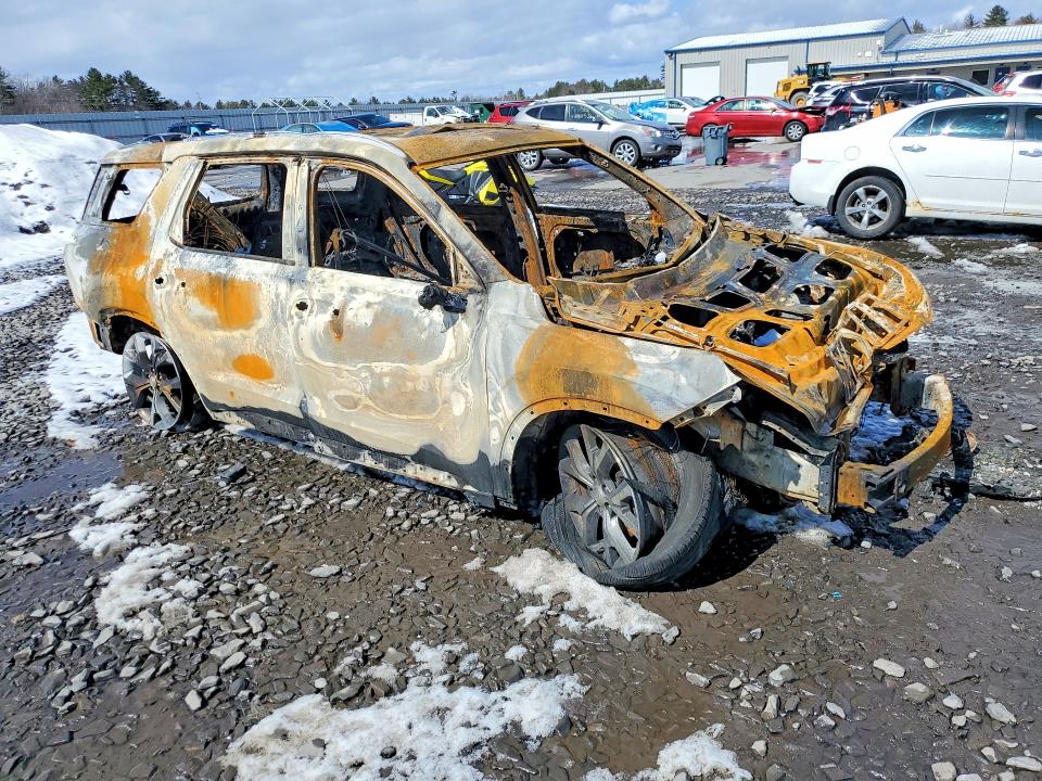 2022 Hyundai Palisade VIN KM8R5DHE9NU389958 COPART salvage auction — BURN, Me - Salvage Fire Damage, sold $300 on 2026-07-08 (photo 4)