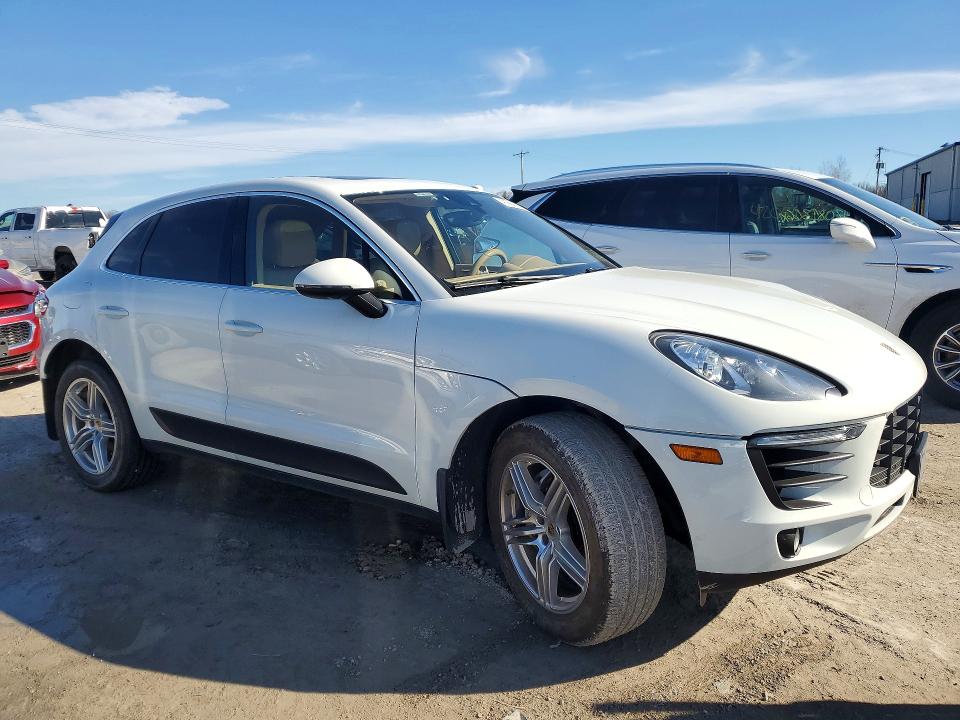 2017 Porsche Macan VIN WP1AB2A50HLB20183 COPART salvage auction — NORMAL WEAR, Mt - Certificate Of Title, sold $7,000 on 2026-08-17 (photo 4)