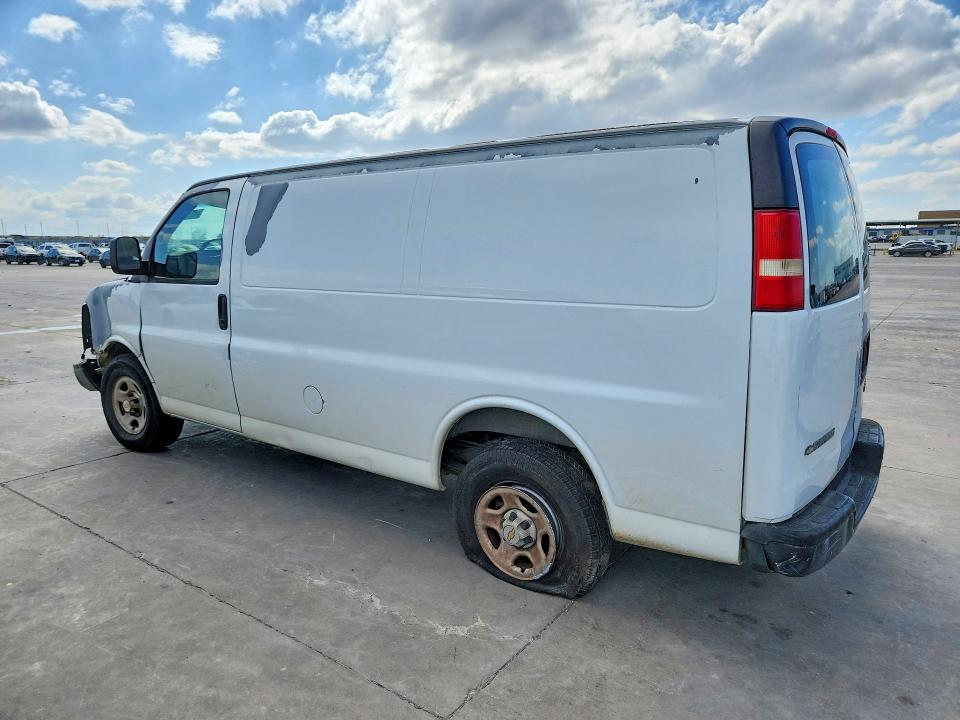 2004 Chevrolet Express 1500 VIN 1GCFG15X441114052 COPART salvage auction — FRONT END, Tx - Salvage Vehicle Title, sold $500 on 2026-07-08 (photo 2)