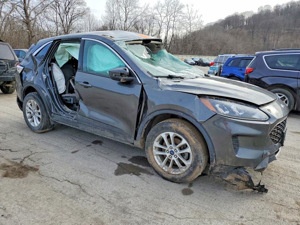 2020 Ford Escape VIN 1FMCU9G65LUC42324 COPART salvage auction — ROLLOVER, OH - CERT OF TITLE-SALVAGE, sold $1,850 on 2026-07-02 (photo 4)