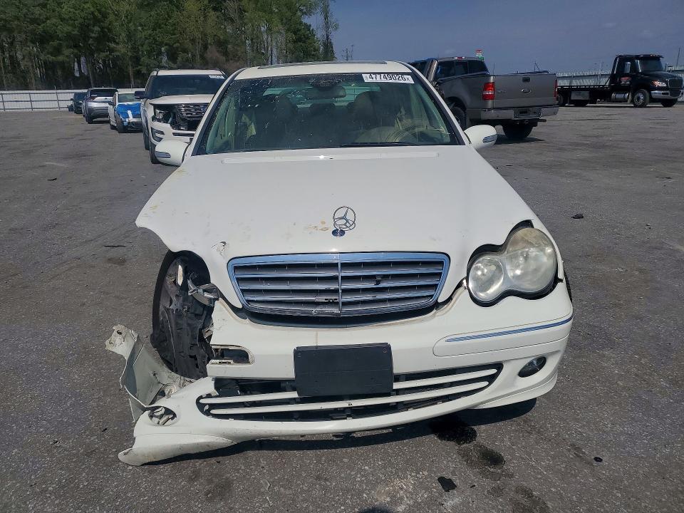 2007 Mercedes-benz C-klasse VIN WDBRF92HX7F875153 COPART salvage auction — FRONT END, Nc - Salvage Certificate Of Title, sold $300 on 2026-07-14 (photo 5)