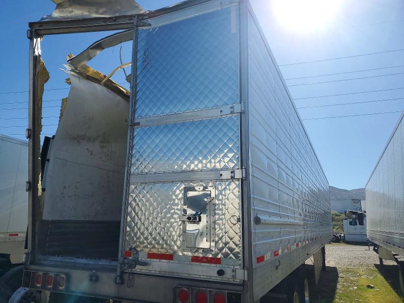 2026 VIN 3UTVS2538T8535044 COPART salvage auction — ROLLOVER, UT - SALVAGE CERTIFICATE, sold $25,500 on 2026-08-20 (photo 4)