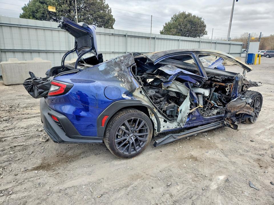 2022 Subaru Wrx VIN JF1VBAF68N9014660 COPART salvage auction — BURN, CO - PUBLIC - NONREPAIRABLE, sold $275 on 2026-07-27 (photo 3)