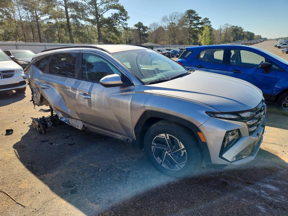2025 Hyundai Tucson VIN KM8JBDD14SU373378 COPART salvage auction — REAR END, MO - JUNKING CERTIFICATE, sold $10,200 on 2026-07-27 (photo 4)