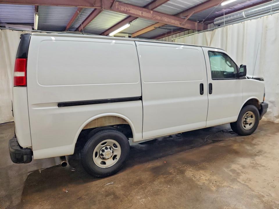 2025 Chevrolet Express VIN 1GCWGAFPXS1270608 COPART salvage auction — FRONT END, Salvage Title, sold $4,200 on 2026-07-09 (photo 3)