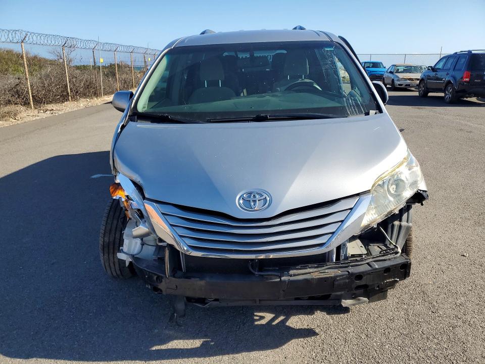 2017 Toyota Sienna VIN 5TDKZ3DC6HS808544 COPART salvage auction — FRONT END, Hi - Certificate Of Salvage, sold $35 on 2026-07-20 (photo 5)
