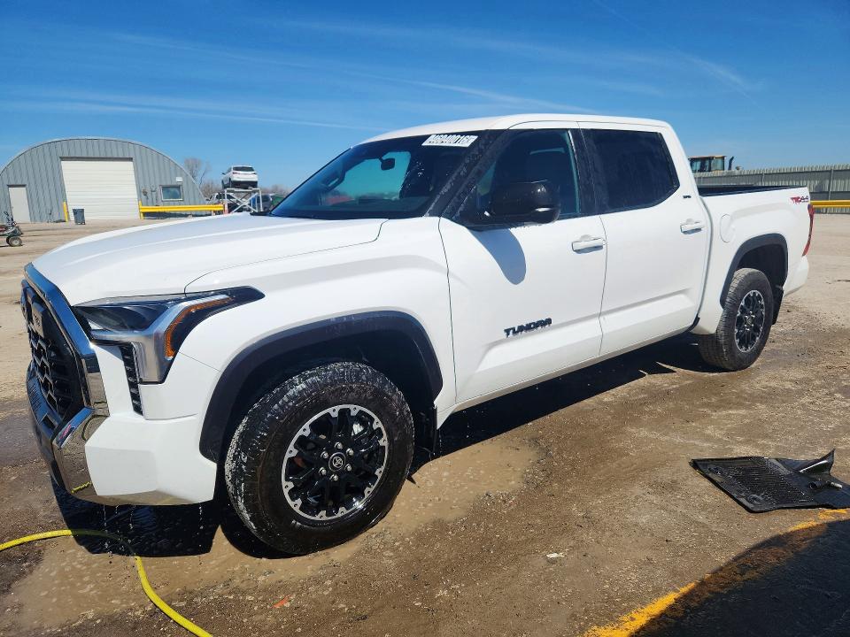 2025 Toyota Tundra VIN 5TFLA5DB2SX272188 COPART salvage auction — MECHANICAL, IN - CERTIFICATE OF TITLE, sold $31,500 on 2026-07-14 (photo 1)