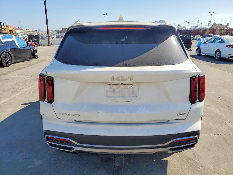 2023 Kia Sorento VIN KNDRH4LG1P5198858 COPART salvage auction — SIDE, Salvage Title, sold $7,900 on 2026-07-24 (photo 6)