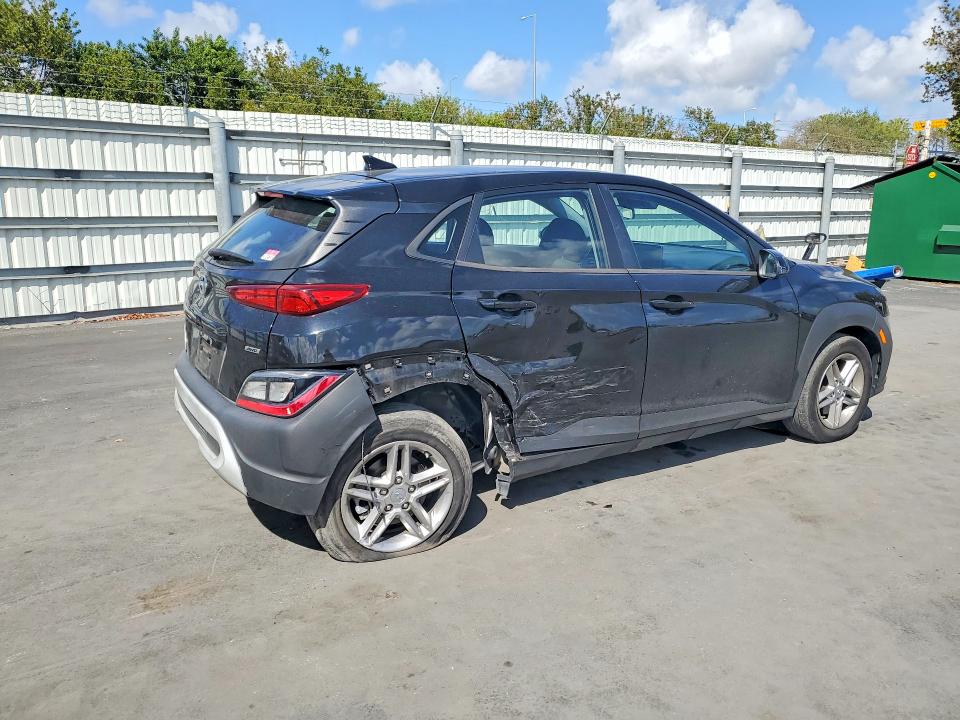 2023 Hyundai Kona VIN KM8K2CAB6PU930102 COPART salvage auction — SIDE, Salvage Title, sold $4,450 on 2026-07-27 (photo 3)