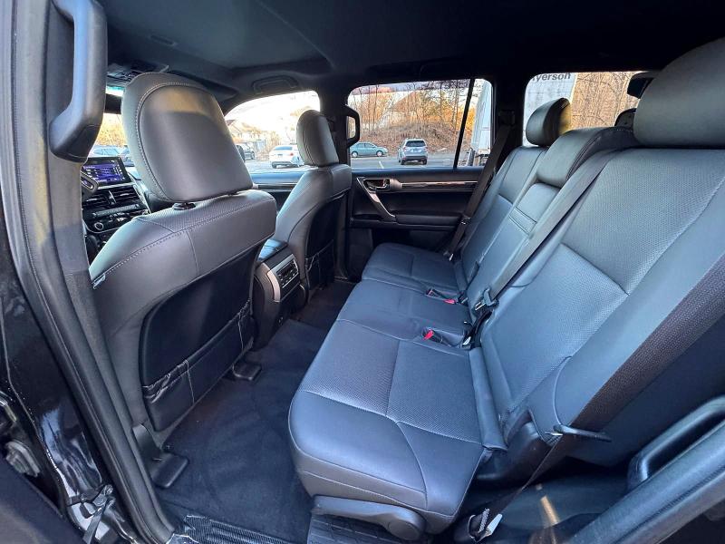 2023 Lexus Gx VIN JTJAM7BX4P5361687 COPART salvage auction — MINOR DENT/SCRATCHES, In - Certificate Of Title, sold $38,500 on 2026-07-17 (photo 7)