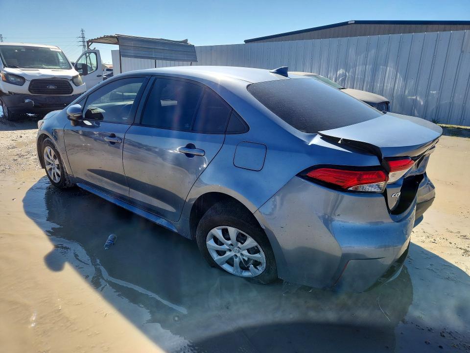 2022 Toyota Corolla VIN 5YFEPMAE7NP370233 COPART salvage auction — REAR END, Tx - Salvage Vehicle Title, sold $4,650 on 2026-07-10 (photo 2)