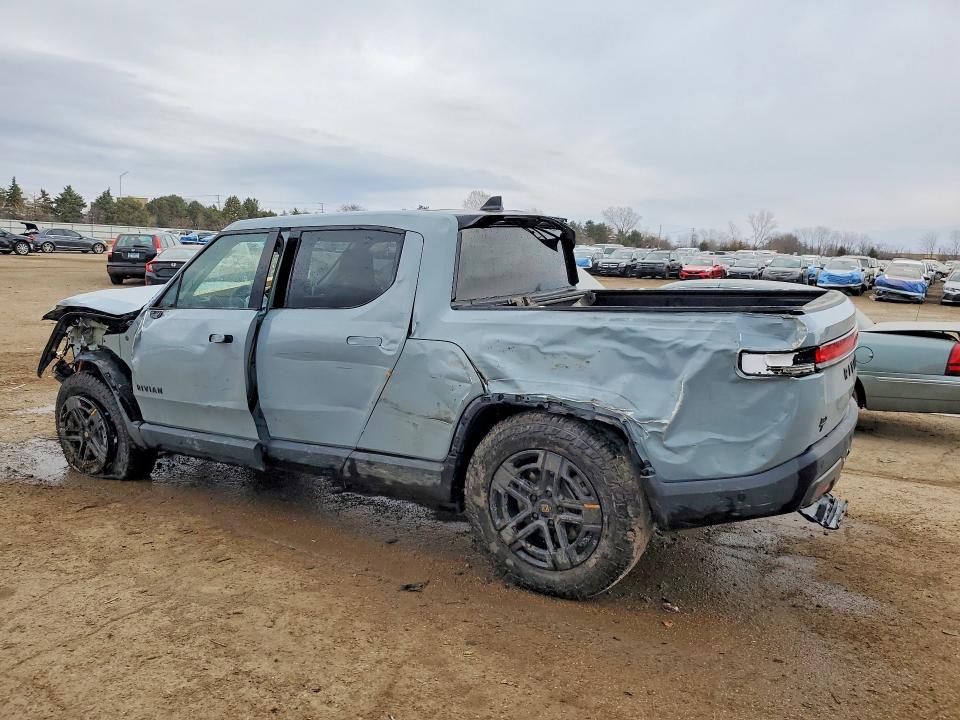2025 Rivian R1t VIN 7FCTGBAA0SN040168 COPART salvage auction — ROLLOVER, Il - Salvage Certificate, sold $5,700 on 2026-07-07 (photo 2)