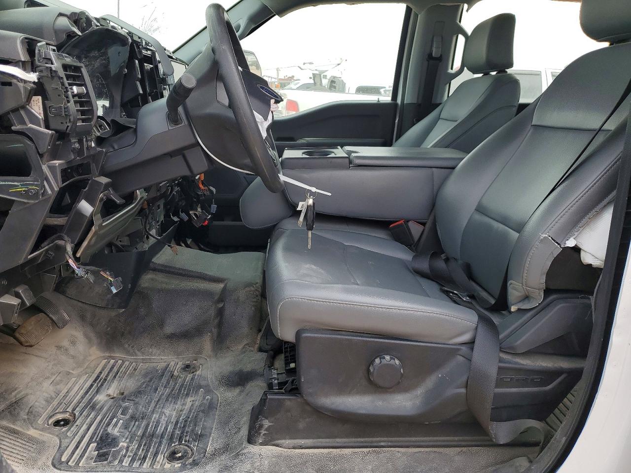 2025 Ford F-350 super duty VIN 1FD8W3HT4SEC33236 COPART salvage auction — Front End, TX - SALVAGE VEHICLE TITLE, sold $15,600 on 2026-06-17 (photo 7)