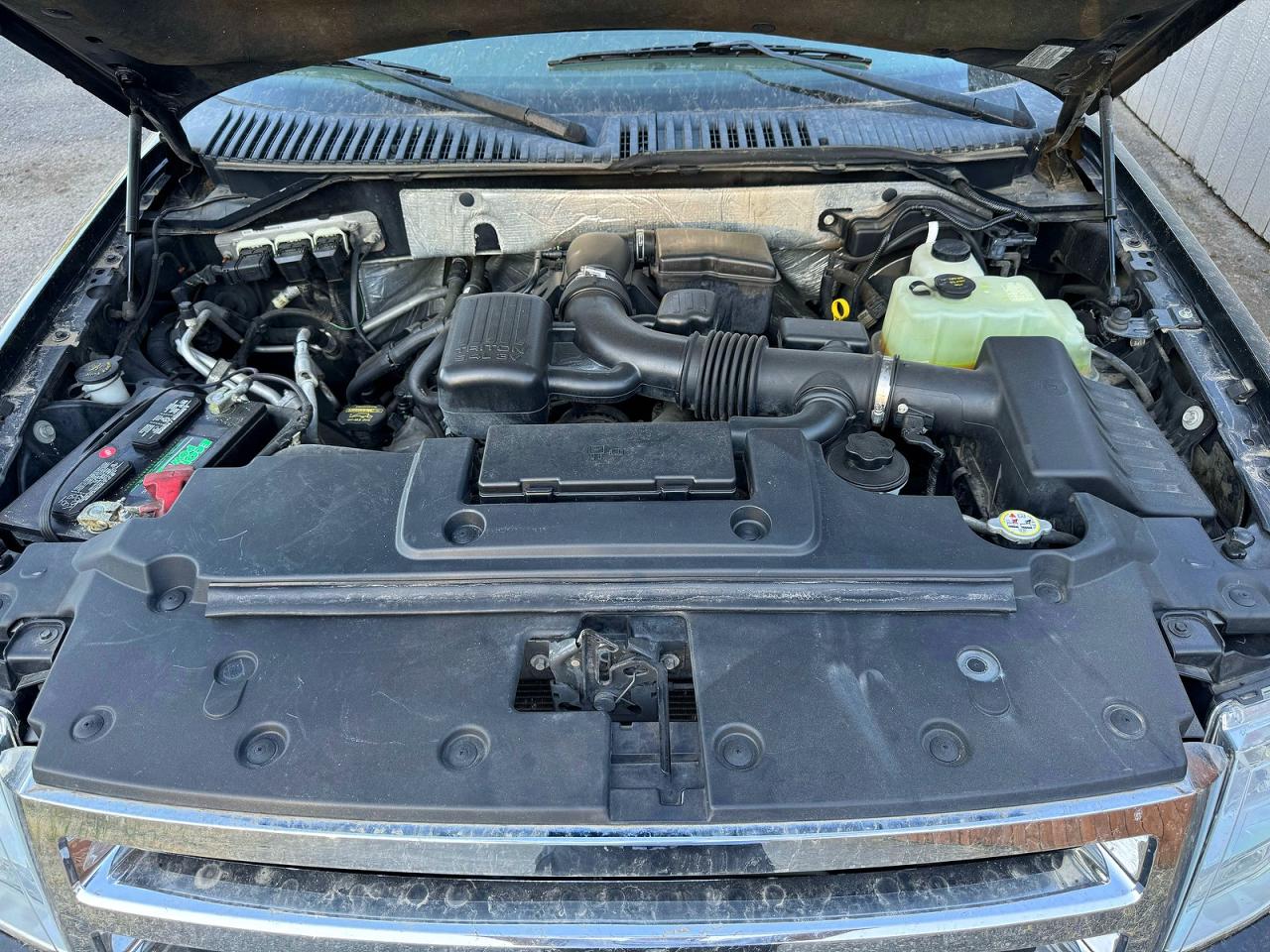 2010 Ford Expedition VIN 1FMJU1J58AEB58207 COPART salvage auction — Stripped, OR - CERTIFICATE OF TITLE (P), sold $3,500 on 2026-04-06 (photo 7)