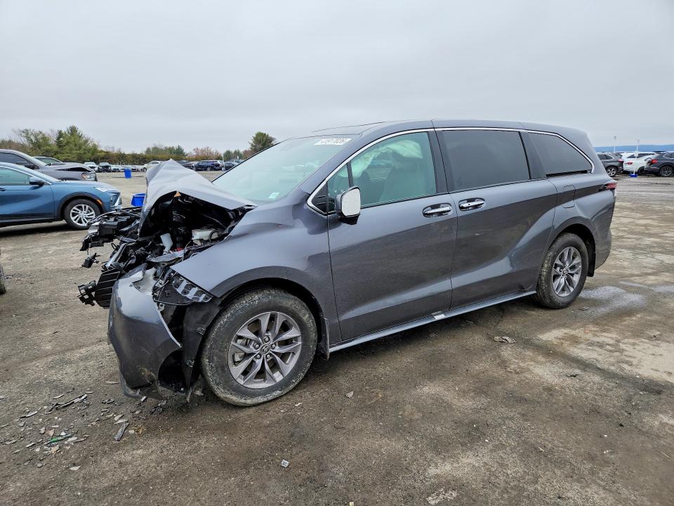 2025 Toyota Sienna VIN 5TDYSKFC4SS181260 COPART salvage auction — FRONT END, Pa - Certificate Of Salvage, sold $6,200 on 2026-07-14 (photo 1)