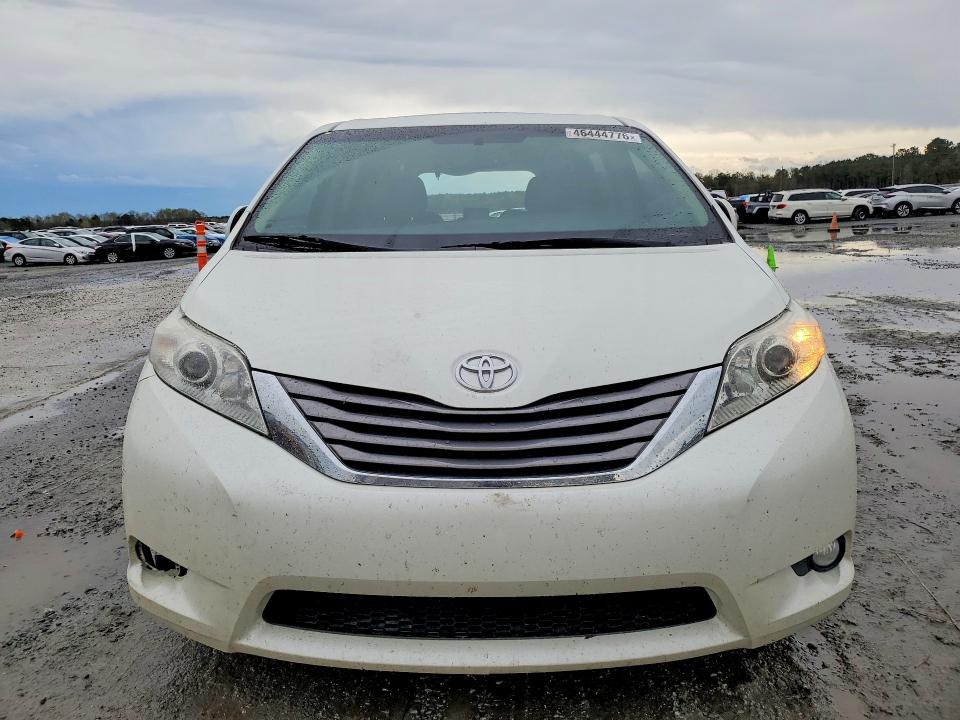 2015 Toyota Sienna VIN 5TDYK3DC2FS642941 COPART salvage auction — REAR END, Salvage Title, sold $225 on 2026-07-27 (photo 5)