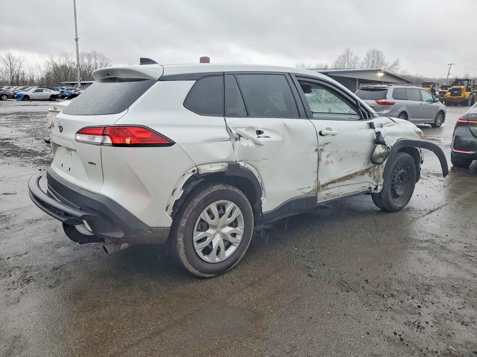 2022 Toyota Corolla cross VIN 7MUAAABG4NV023504 COPART salvage auction — SIDE, Id - Salvage Certificate Of Title, sold $7,600 on 2026-07-28 (photo 3)