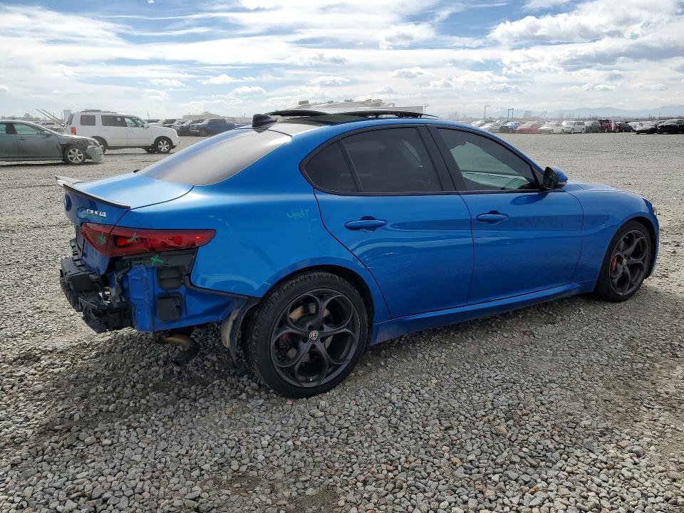 2018 Alfa romeo Giulia VIN ZARFAEEN9J7589847 COPART salvage auction — REAR END, Salvage Title, sold $8,500 on 2026-08-13 (photo 3)