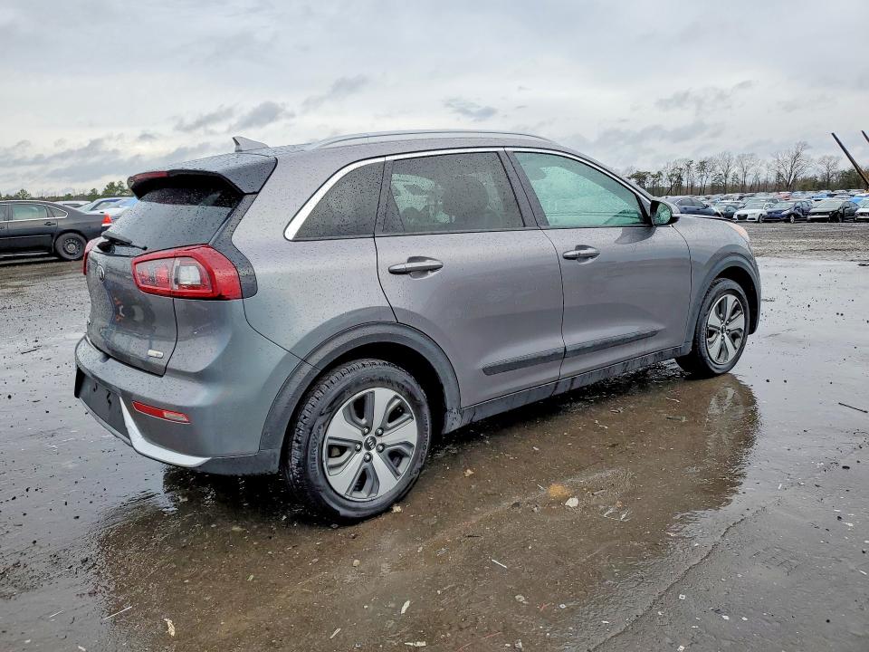 2018 Kia Niro VIN KNDCC3LC6J5110695 COPART salvage auction — MINOR DENT/SCRATCHES, Va - Certificate Of Title, sold $2,700 on 2026-07-29 (photo 3)