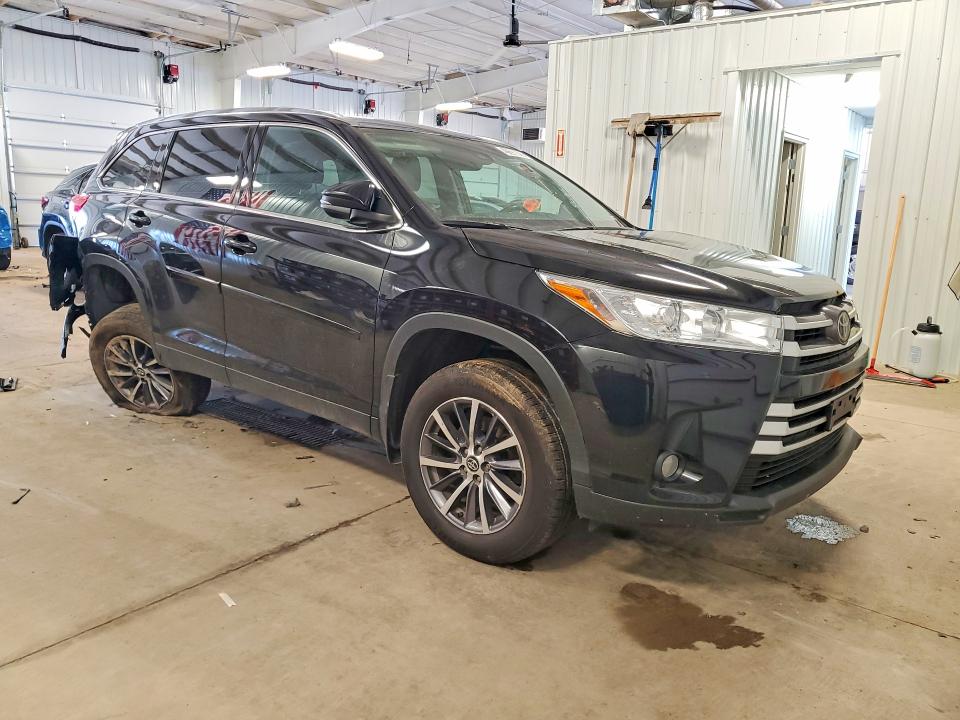 2019 Toyota Highlander VIN 5TDJZRFH5KS586478 COPART salvage auction — REAR END, Wv - Salvage Certificate, sold $9,300 on 2026-07-09 (photo 4)