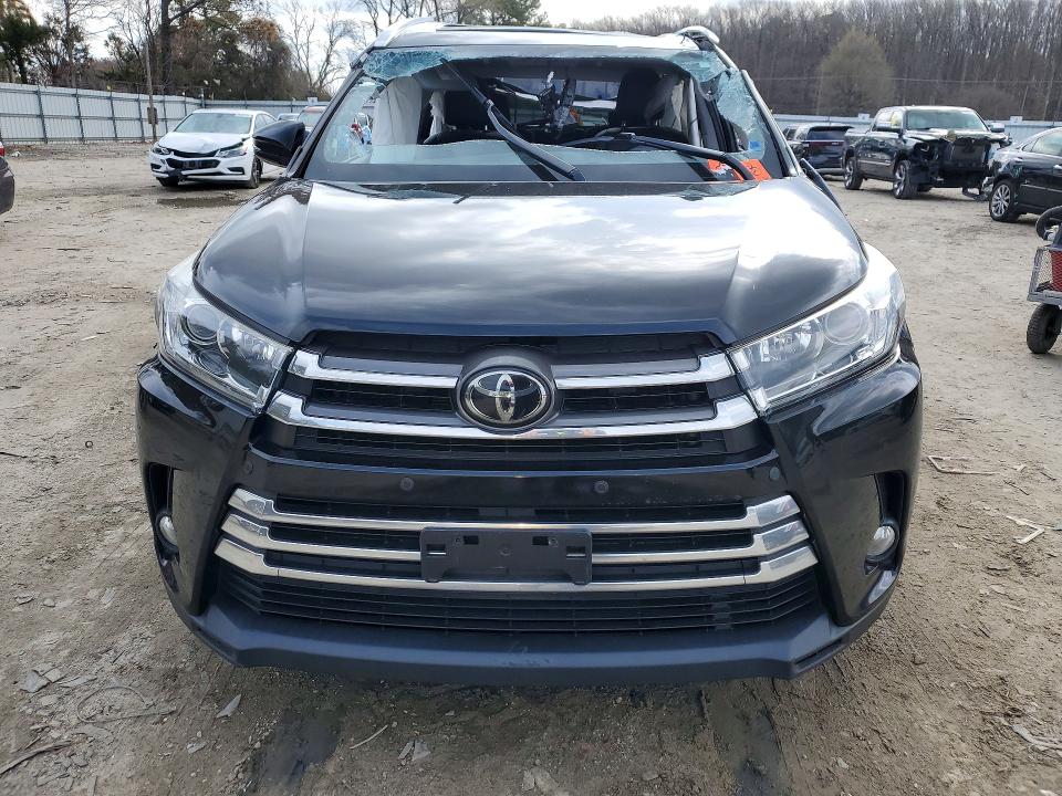 2018 Toyota Highlander VIN 5TDDZRFHXJS865890 COPART salvage auction — SIDE, VA - CERT OF TITLE - SALVAGE, sold $3,950 on 2026-07-14 (photo 5)