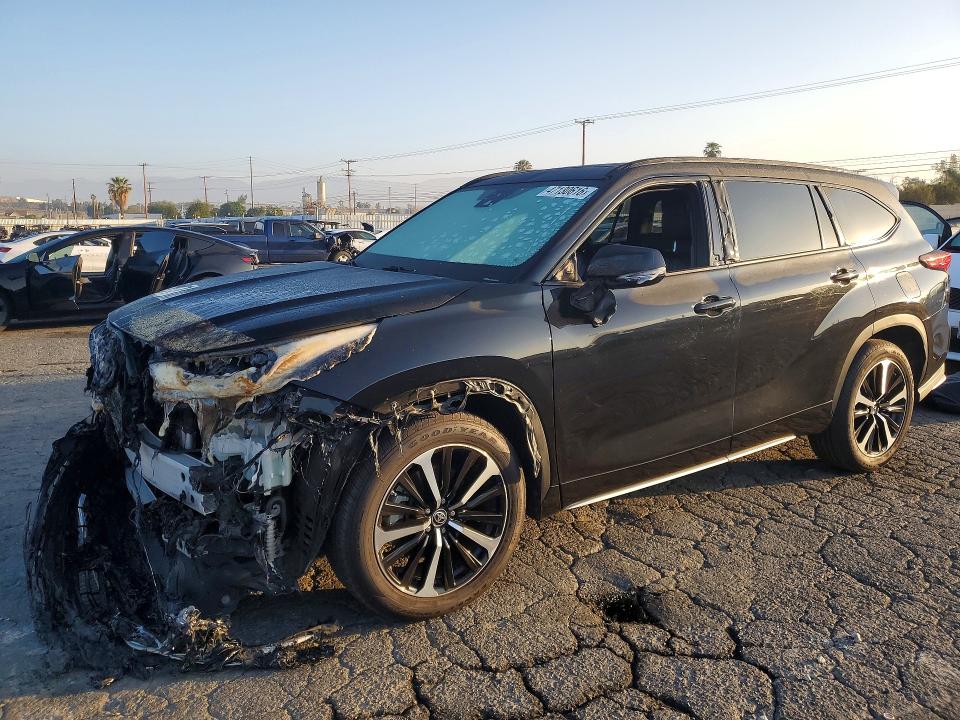 2022 Toyota Highlander VIN 5TDLZRAH7NS133337 COPART salvage auction — BURN, CA - SALVAGE CERTIFICATE, sold $8,000 on 2026-07-27 (photo 1)