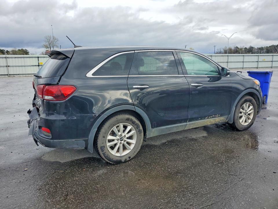 2019 Kia Sorento VIN 5XYPG4A35KG568493 COPART salvage auction — REAR END, NC - SALVAGE CERTIFICATE OF TITLE, sold $1,300 on 2026-07-30 (photo 3)