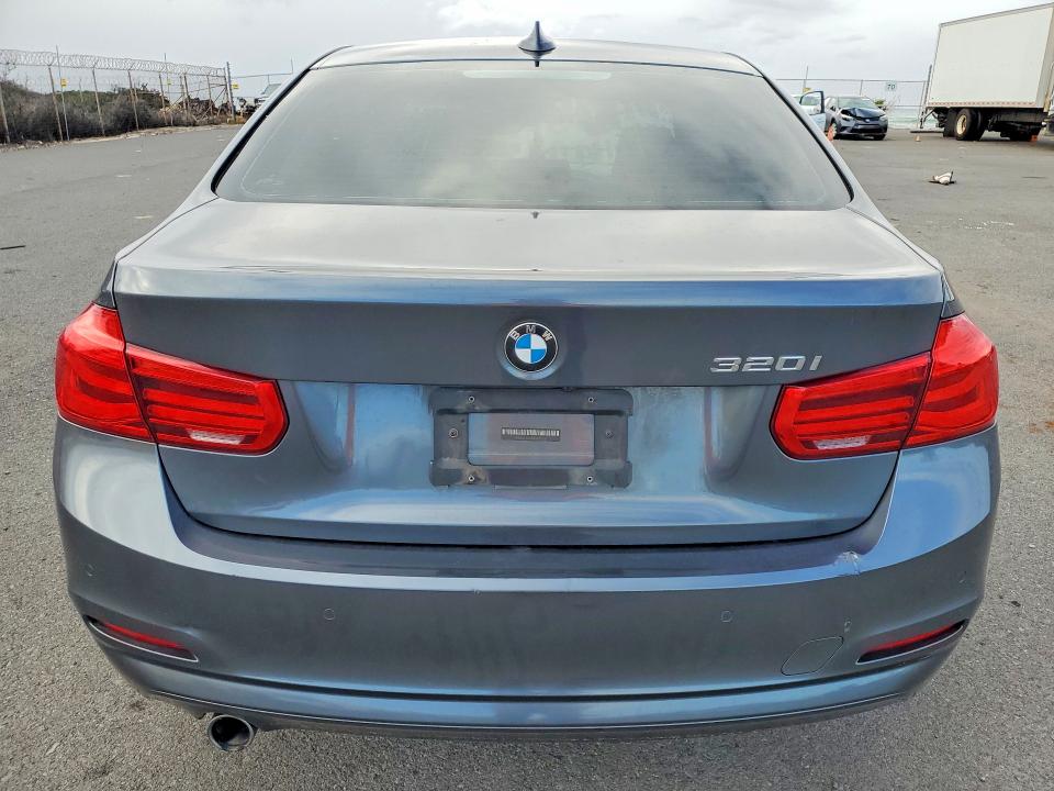 2017 BMW 3er VIN WBA8E1G58HNU15106 COPART salvage auction — WATER/FLOOD, Hi - Certificate Of Salvage, sold $375 on 2026-07-27 (photo 6)