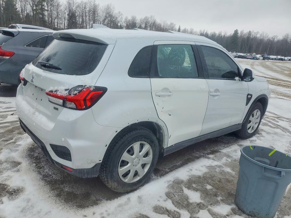 2022 Mitsubishi Rvr VIN JA4AJUAU6NU602681 COPART salvage auction — ENGINE BURN, ON - NO TITLE AVAILABLE, sold $2,650 on 2026-07-14 (photo 3)