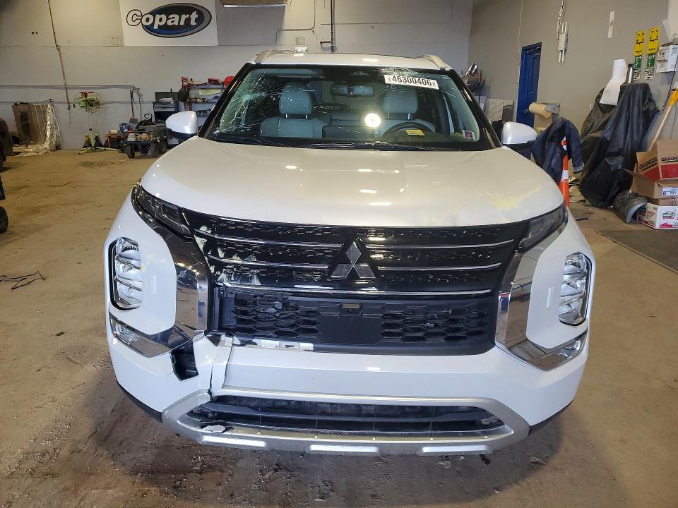 2025 Mitsubishi Outlander VIN JA4T5VA95SZ601034 COPART salvage auction — FRONT END, Pe - Salvage Title, sold $21,300 on 2026-07-23 (photo 5)