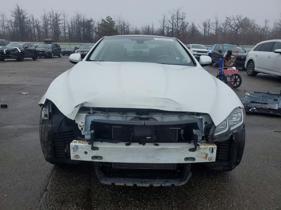 2017 Jaguar Xj VIN SAJWJ2GD5H8W08719 COPART salvage auction — FRONT END, Ny - Mv907A-Parts Only, sold $5,600 on 2026-07-06 (photo 5)