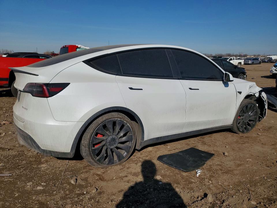 2022 Tesla Model y VIN 7SAYGDEF7NF407358 COPART salvage auction — FRONT END, Il - Salvage Certificate, sold $10,700 on 2026-07-07 (photo 3)